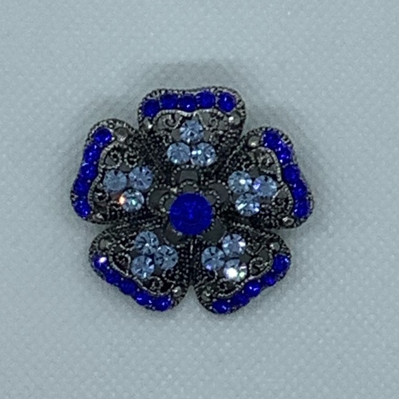 Dark & Light Blue Flower Brooch - Picture 1 of 3